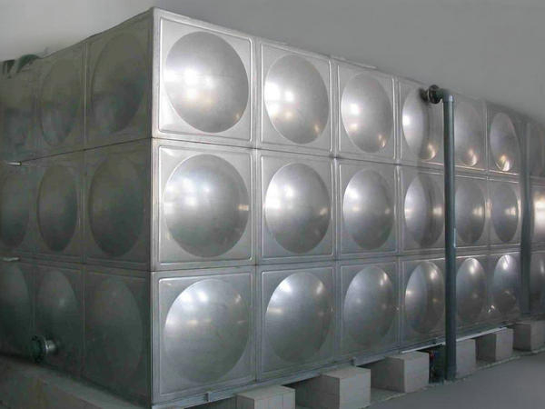 如何減少西安不銹鋼生活水箱中水垢的產生？